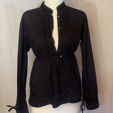 Camicia/Blusa nera ricamata con motivi orientali