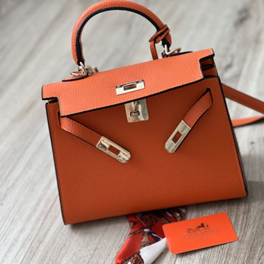 Elegante orangefarbene Handtasche 28cm wie neu