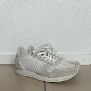 Baskets basses beiges/blanches Woden