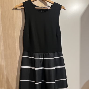Elegantes Sommerkleid 
