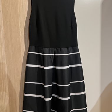 Elegantes Sommerkleid 