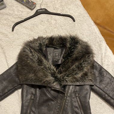 Guess Kunstfell-Lederjacke