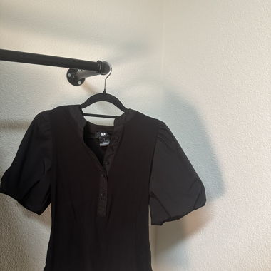 DKNY schwarzes Puffaermel-Top