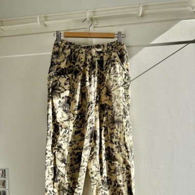 Blumige Baumwollhose