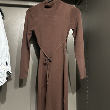 Robe en maille brun chocolat avec découpe, Taille S