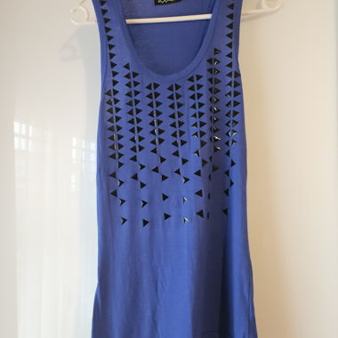Débardeur bleu à motifs