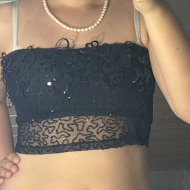 Top corto nero in pizzo