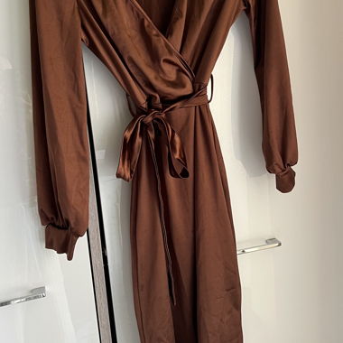 Braunes Kleid