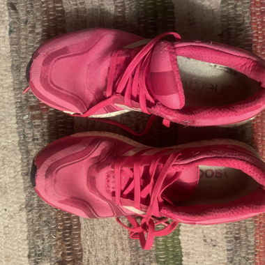 Adidas Boost rose