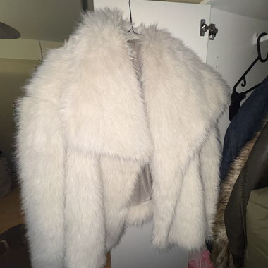 Zara Mantel