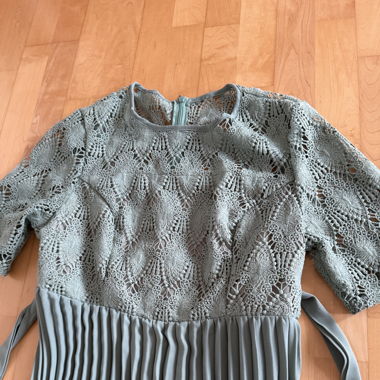 Kleid-unbenutzt 