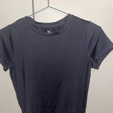 grey shirt
