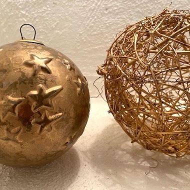 Gold Christmas bauble