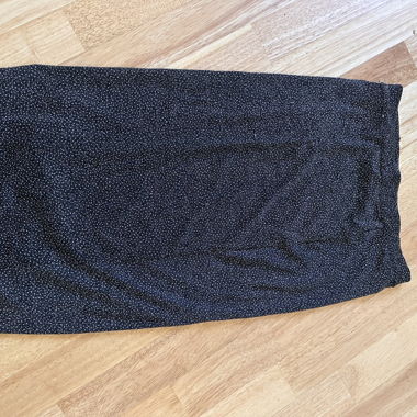 Object Schwarzer Rock lang mit Glanz