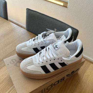 Adidas samba