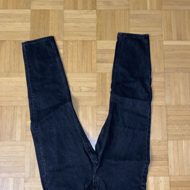 Schwarze Mom Jeans von Bershka