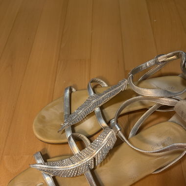 Feder Sandalen