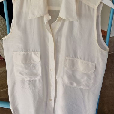 Camicia bianca senza maniche