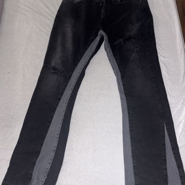 Schwarze Jeans mit Streifen