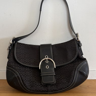 Schwarze Coach Schultertasche