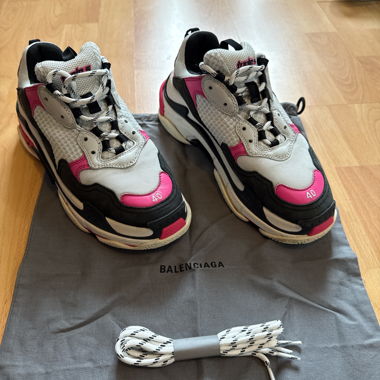 Balenciaga Triple S 