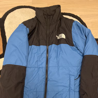 North face wind breaker 