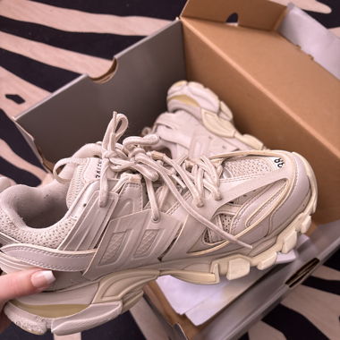 Balenciaga track