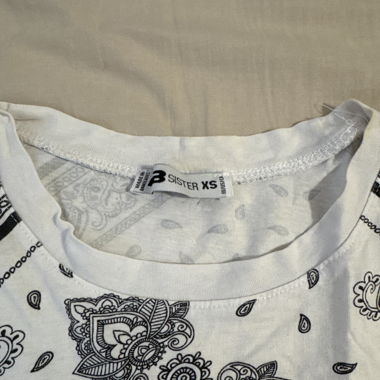 White T-shirt with pattern
