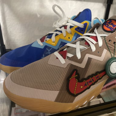 Nike Looneytunes