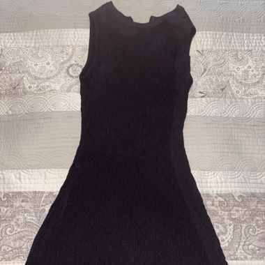 Robe sans manches en maille noire ZARA