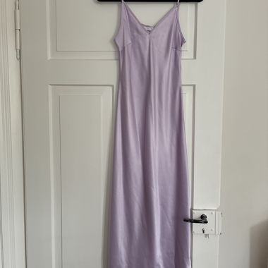 Lilac spaghetti dress