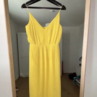 robe jaune