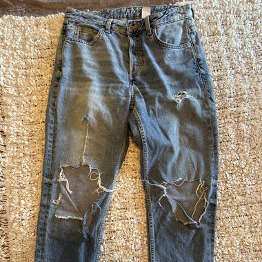 Boyfriend Jeans zerrissen