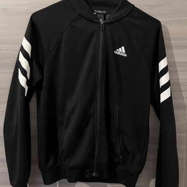 Schwarze Adidas-Zipjacke