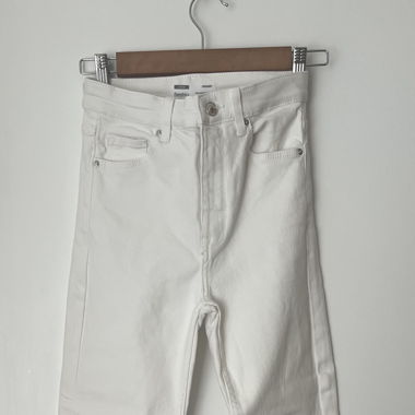 WHITE JEANS