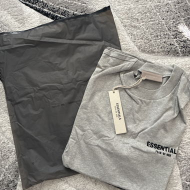 ESSENTIALS T-shirt