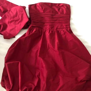 Abito da festa rosso in seta BCBG Max Azria US6
