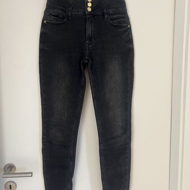 Black High-Waist Jeans Lascana