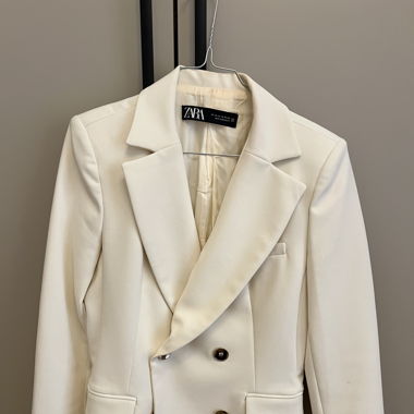 Zara crop ivory blazer