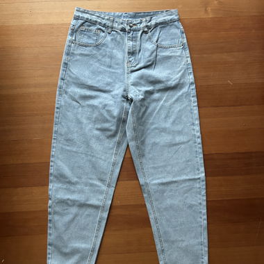 Hellblaue Jeans