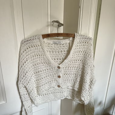 Süsse sommerliche Strickjacke für am Meer 