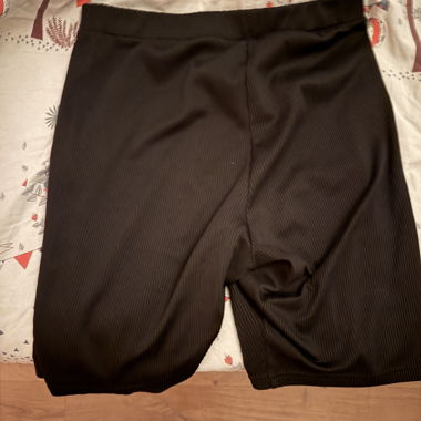 Short noir texturé