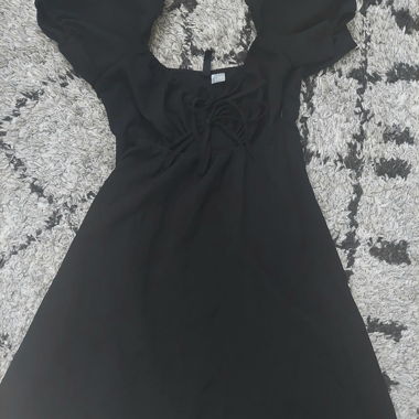 Schwarzes H&M-Kleid