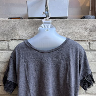 T-Shirt mit Spitzenärmel