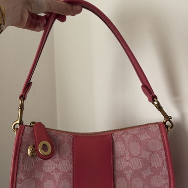 Borsa Coach rosa a tracolla