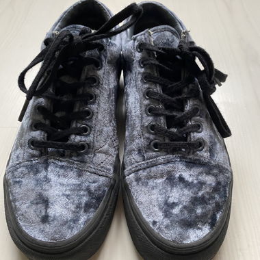 Vans in blue-grey velour