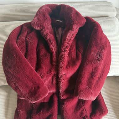 Burgundy faux fur coat – size S