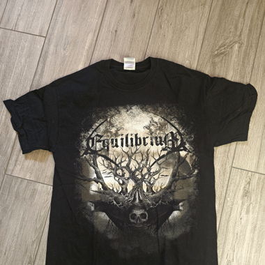 T-shirt Equilibrium 