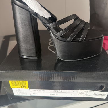 Black Platform Sandals gr 39