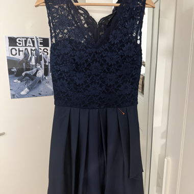 Navy-Spitzenkleid